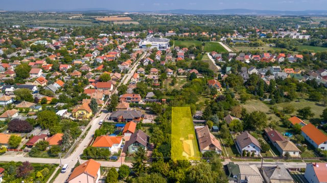 Eladó családi ház, Bicskén 36 M Ft, 2 szobás