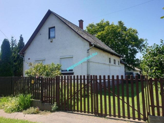 Eladó családi ház, Tiszafüreden 31.5 M Ft, 2 szobás