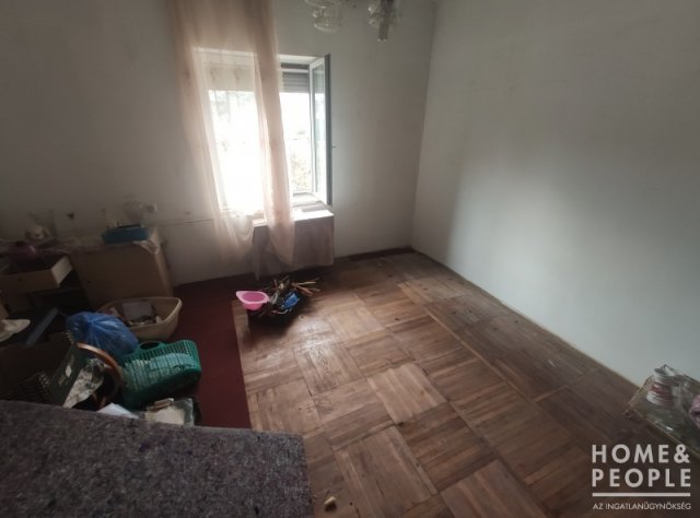 Eladó családi ház, Szegeden 39.9 M Ft, 3 szobás