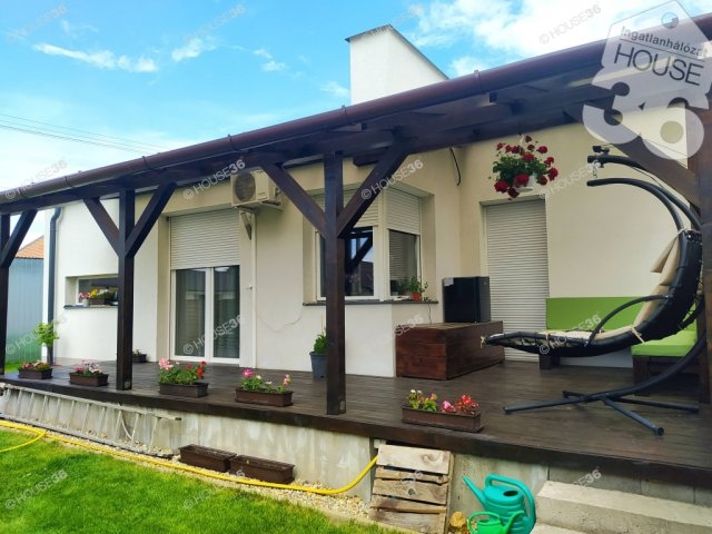 Eladó családi ház, Kecskeméten 75.5 M Ft, 4 szobás
