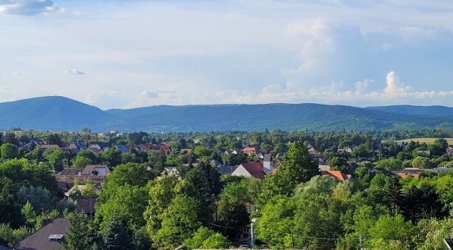 Eladó családi ház, Solymáron 169 M Ft, 7 szobás