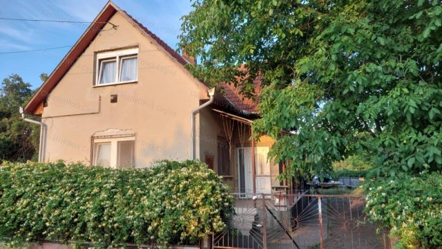 Eladó családi ház, Abonyban 49.5 M Ft, 3+2 szobás