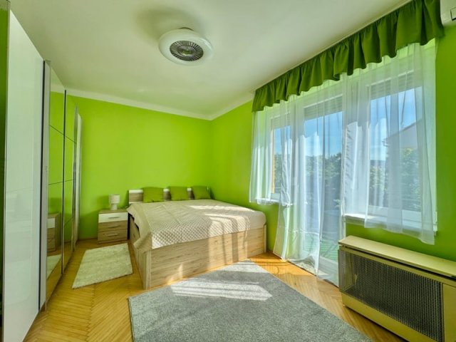 Kiadó téglalakás, albérlet, Pécsett 180 E Ft / hó, 2 szobás