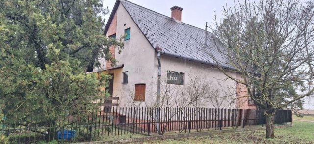 Eladó nyaraló, Lakitelken 24.9 M Ft, 3 szobás
