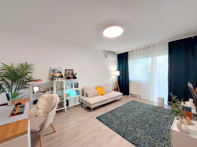 Eladó panellakás, Szegeden 44.9 M Ft, 2 szobás
