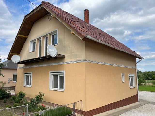 Eladó családi ház, Alsópáhokon 59.9 M Ft, 2 szobás