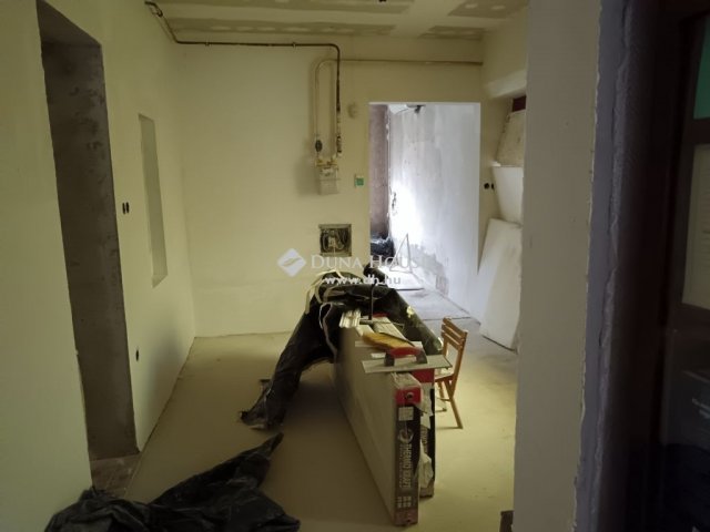 Eladó családi ház, Cegléden 69 M Ft, 2 szobás