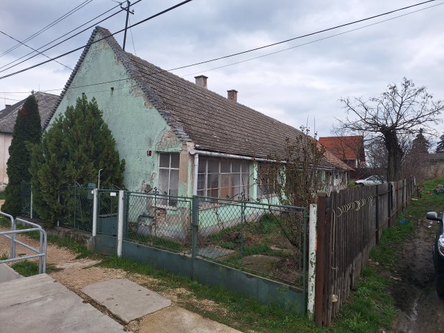 Eladó családi ház, Csákváron, Petőfi utcában 29.8 M Ft