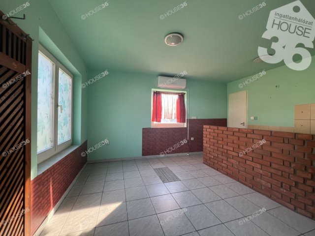 Eladó családi ház, Kecskeméten 39.8 M Ft, 3 szobás