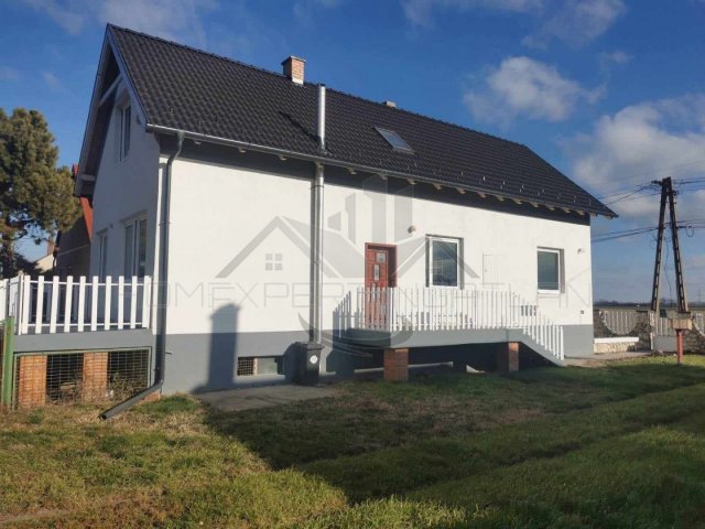 Eladó családi ház, Mosonszentmiklóson 63.8 M Ft, 3 szobás