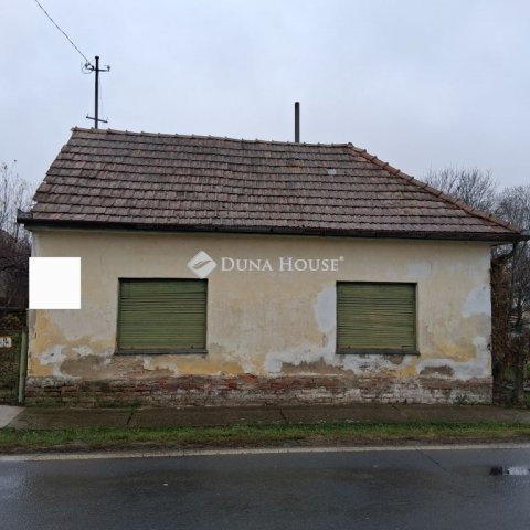 Eladó családi ház, Nagybajomban 7 M Ft, 2 szobás