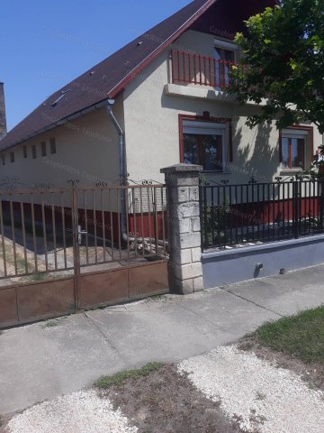 Eladó családi ház, Tápiószelén 45 M Ft, 6 szobás
