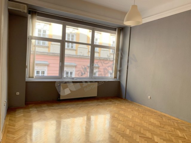 Kiadó téglalakás, albérlet, Budapesten, V. kerületben, 3 szobás