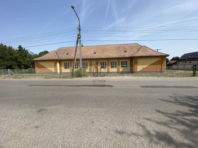 Eladó ipari ingatlan, Abonyban 210 M Ft / költözzbe.hu