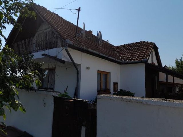 Eladó családi ház, Békésen 20 M Ft, 3+1 szobás