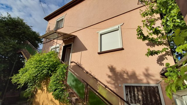 Eladó családi ház, Kecskeméten 69.9 M Ft, 6 szobás