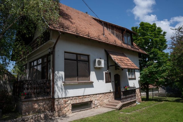 Eladó családi ház, Bicskén 69.9 M Ft, 5 szobás