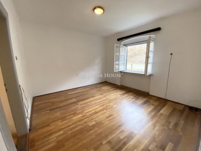 Eladó sorház, Ajkán 13.9 M Ft, 2 szobás / költözzbe.hu