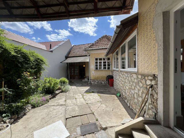 Eladó családi ház, Egerben 75 M Ft, 3 szobás