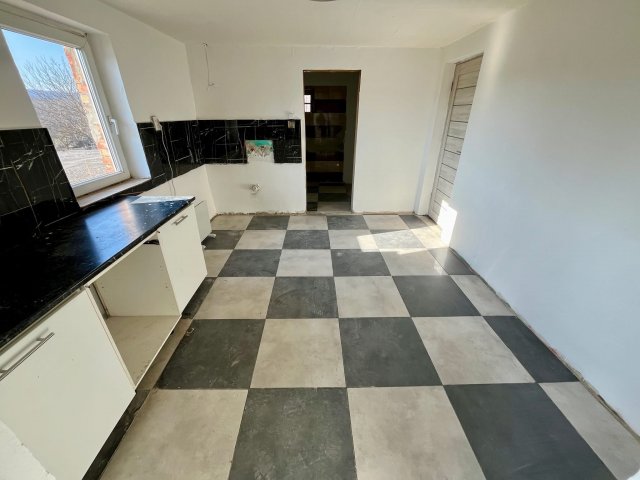Eladó családi ház, Súron 18.9 M Ft, 2 szobás