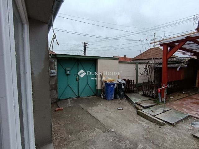 Eladó családi ház, Cegléden 41 M Ft, 4 szobás
