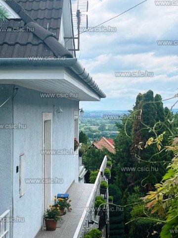 Eladó családi ház, Budakalászon 178 M Ft, 5 szobás