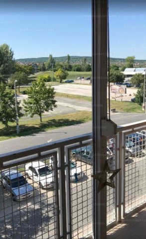 Eladó téglalakás, Balatonalmádiban 74 M Ft, 4 szobás