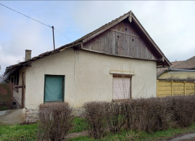 Eladó családi ház, Orosházán 5 M Ft, 1+1 szobás