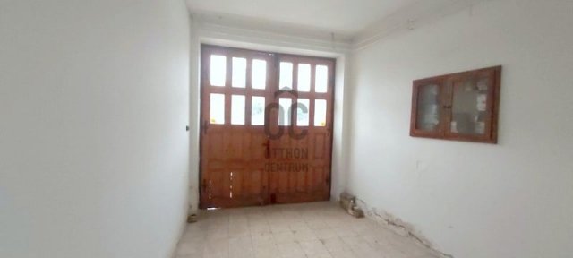 Eladó családi ház, Beremenden 26.99 M Ft, 6 szobás