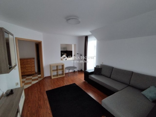 Kiadó téglalakás, albérlet, Tatabányán 160 E Ft / hó