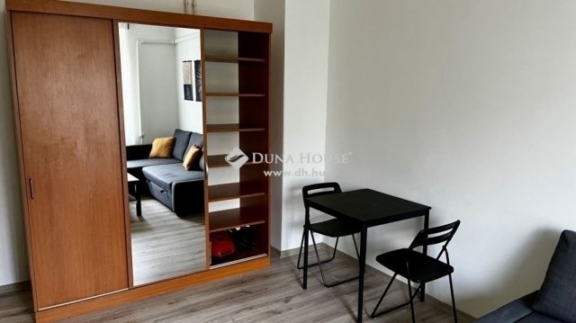 Eladó téglalakás, Budapesten, X. kerületben 42 M Ft, 1 szobás