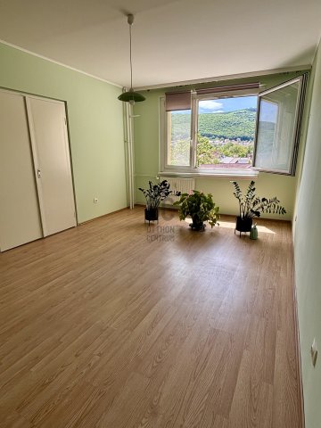 Eladó panellakás, Miskolcon 28 M Ft, 3 szobás