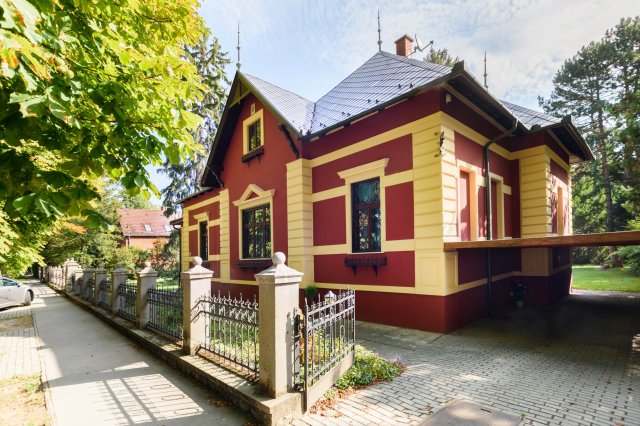 Eladó családi ház, Budapesten, III. kerületben, Zaránd utcában