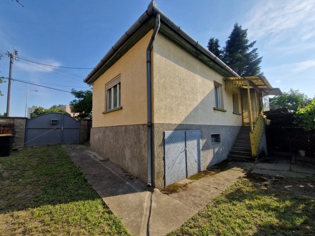 Eladó családi ház, Baján, Kölcsey Ferenc utcában 34.99 M Ft
