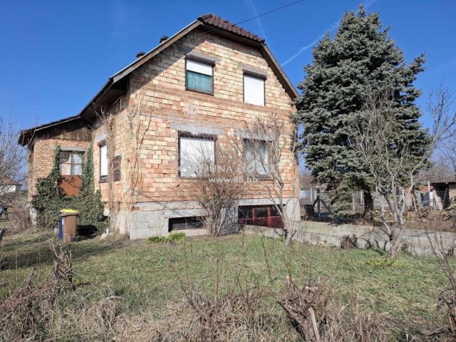 Eladó családi ház, Farmoson 32 M Ft, 7 szobás