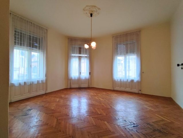 Eladó téglalakás, Budapesten, VIII. kerületben, Baross utcában