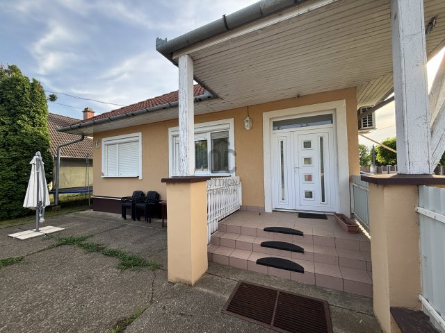 Eladó családi ház, Ebesen 98 M Ft, 4 szobás
