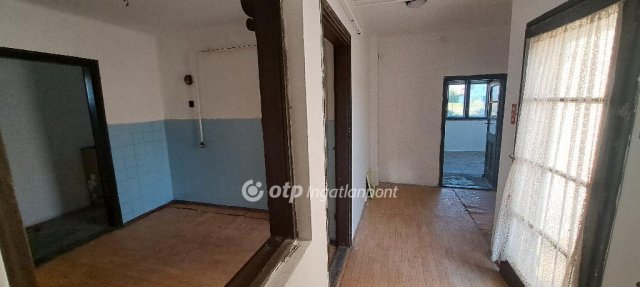 Eladó családi ház, Mezőhegyesen 12 M Ft, 3 szobás