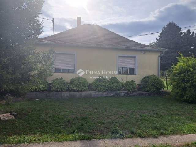 Eladó családi ház, Mendén 57 M Ft, 3 szobás