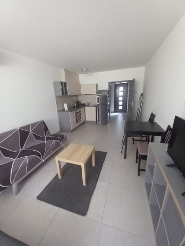 Kiadó téglalakás, albérlet, Pécsett 190 E Ft / hó, 1 szobás