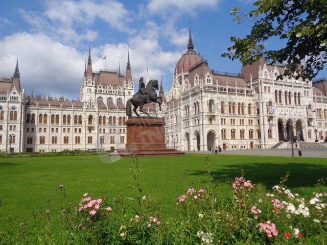 Kiadó téglalakás, albérlet, Budapesten, V. kerületben, 1 szobás