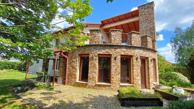 Eladó családi ház, Budajenőn 219 M Ft, 5 szobás