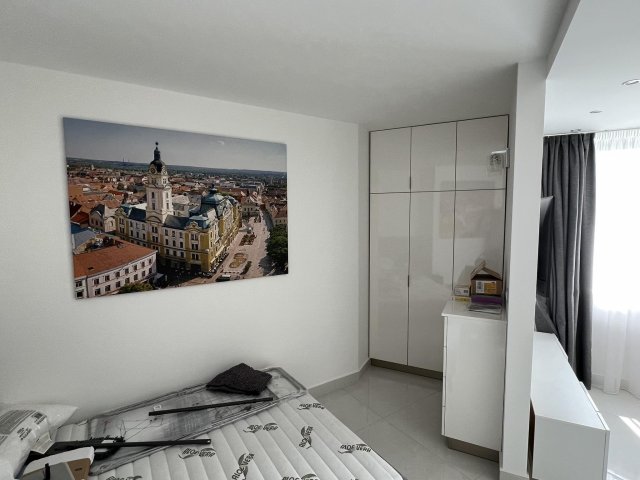 Kiadó téglalakás, albérlet, Pécsett 250 E Ft / hó, 1 szobás