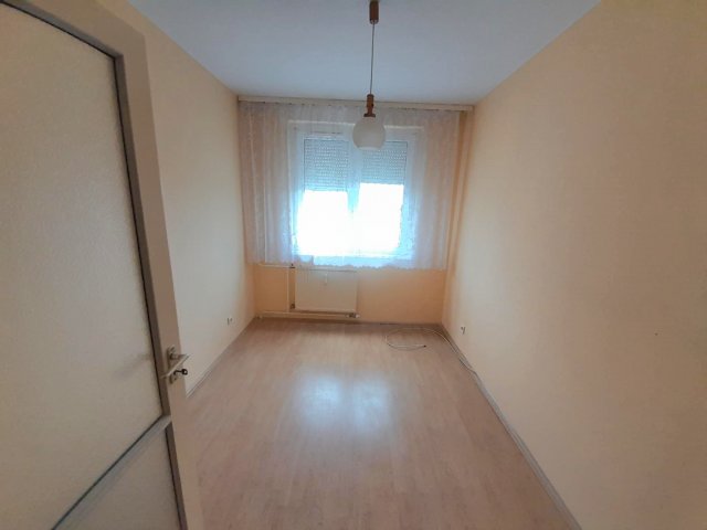 Kiadó panellakás, albérlet, Debrecenben 180 E Ft / hó