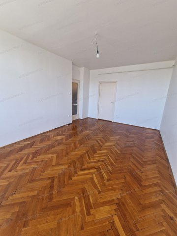 Eladó téglalakás, Jászberényben 29.9 M Ft, 2 szobás