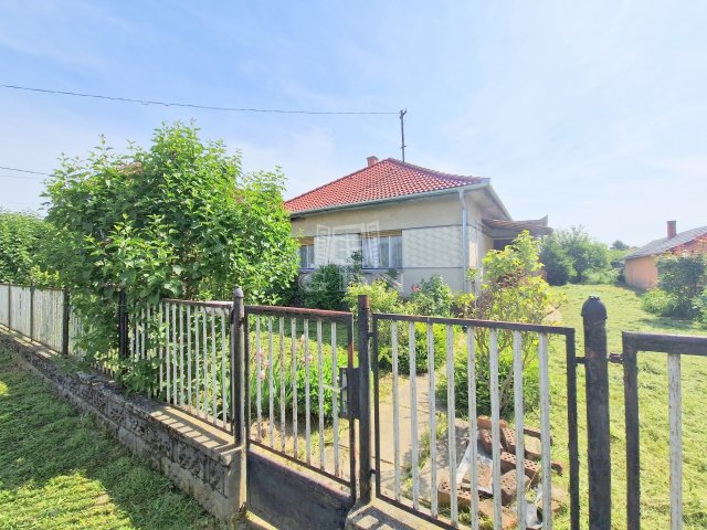 Eladó családi ház, Zalaegerszegen 38.5 M Ft, 2 szobás