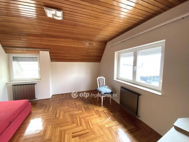 Eladó családi ház, Budapesten, XV. kerületben 130 M Ft