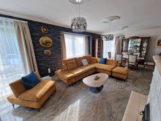 Kiadó családi ház, albérlet, Tatán 600 E Ft / hó, 6 szobás