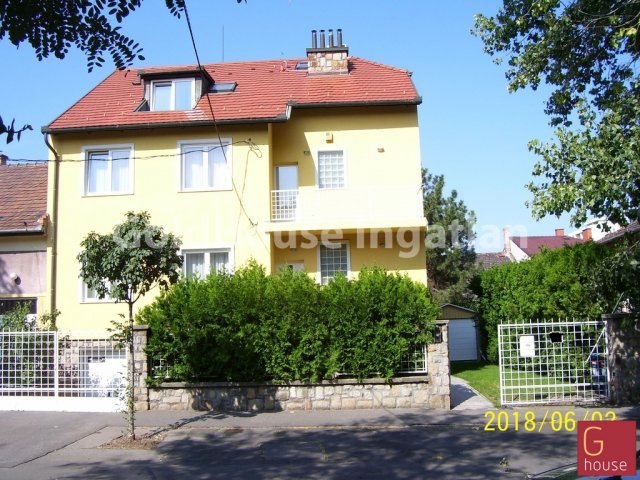 Eladó családi ház, Budapesten, XIV. kerületben, Dorozsmai utcában