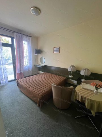 Eladó hotel, Cegléden 220 M Ft, 10 szobás / költözzbe.hu